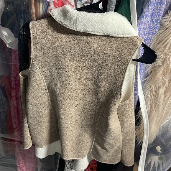 Oversized Shaw - Picture 3 of 3